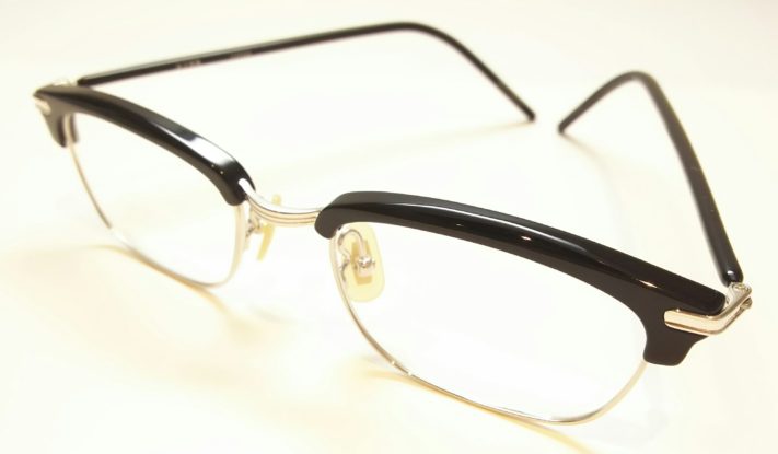 室外 金子眼鏡 美品 KV79