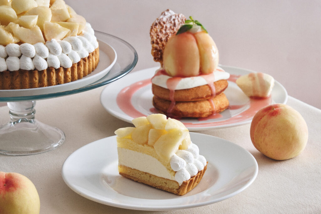 8月中旬より太陽の光をたっぷり浴びた完熟の甘さ、“福島県産白桃”デザートが登場。