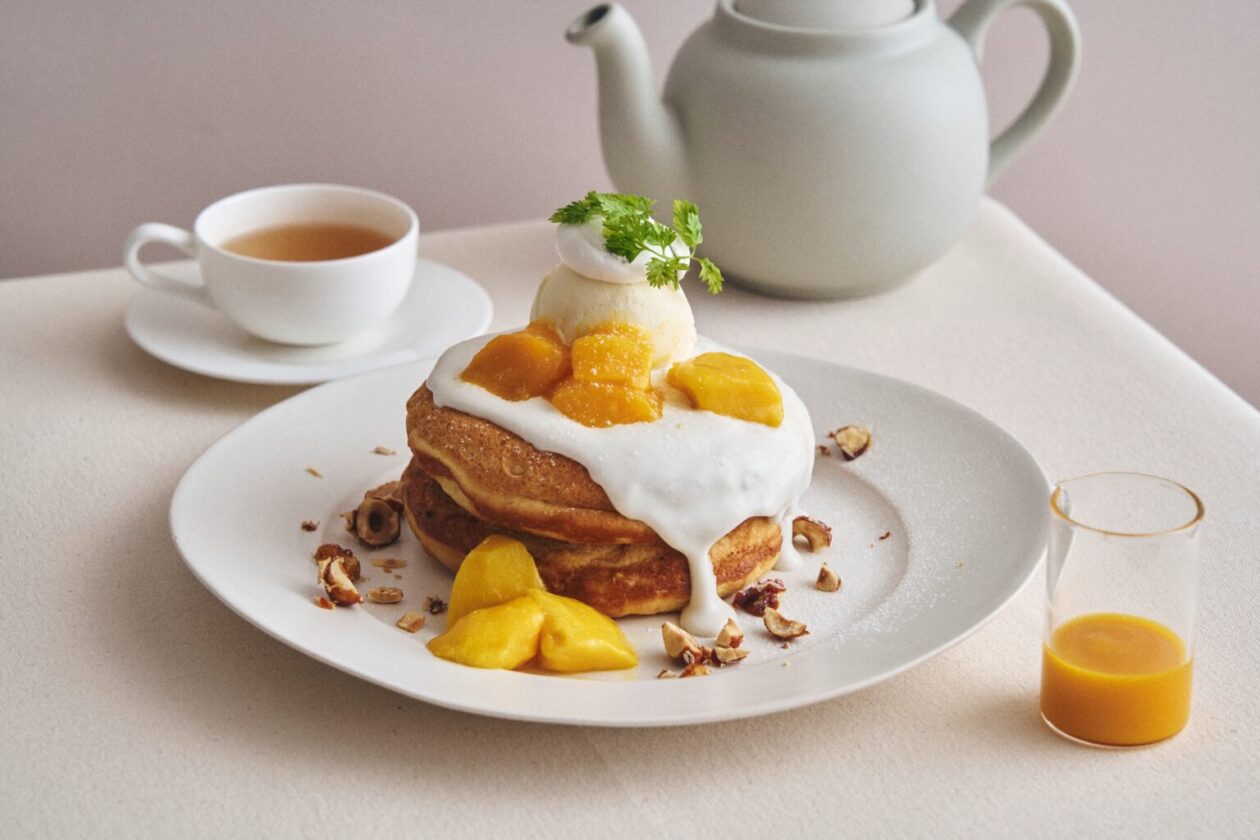 【7月限定】「とろっとマンゴーとココナッツクリームのパンケーキ」