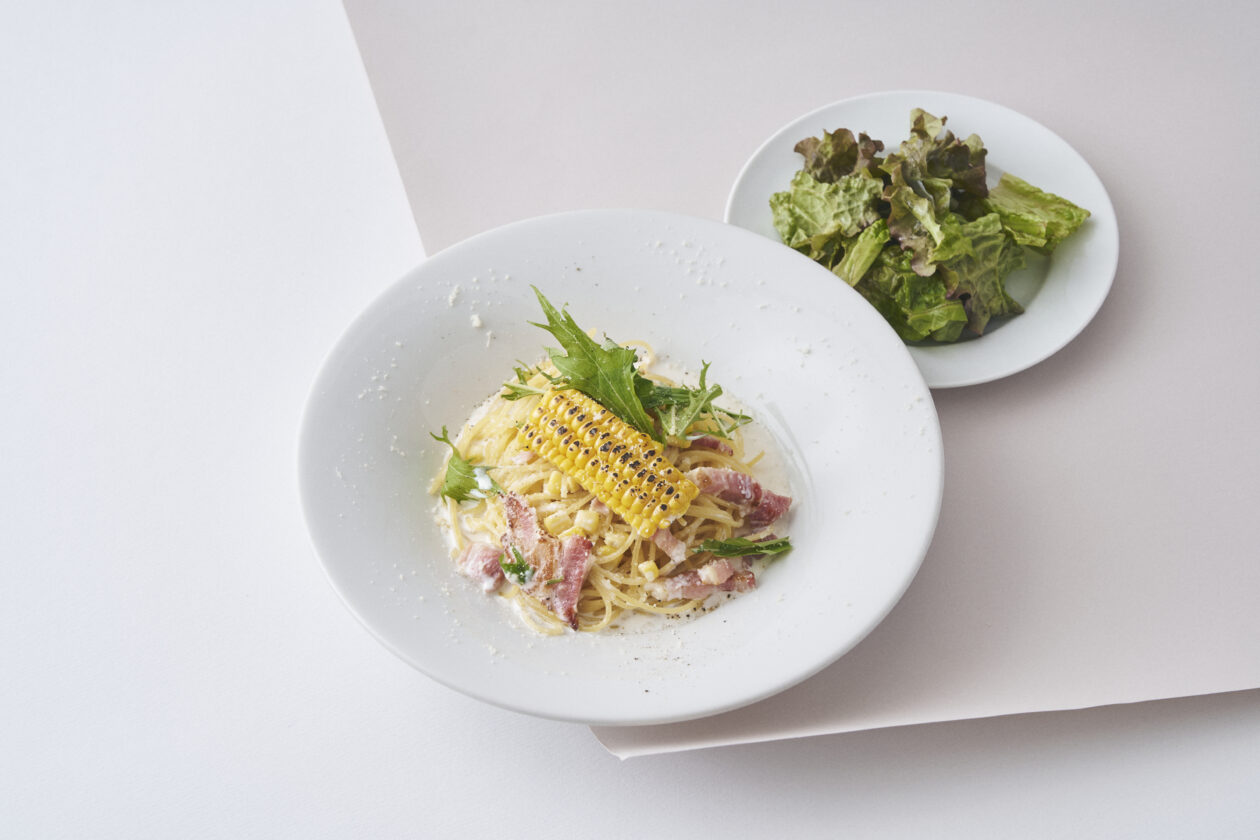 夏のごちそう、香ばしさが弾けるクリームパスタ