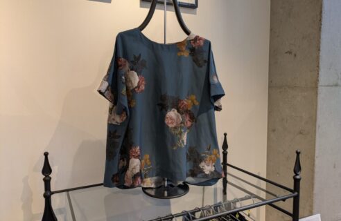 デシン花柄シリーズのブラウス