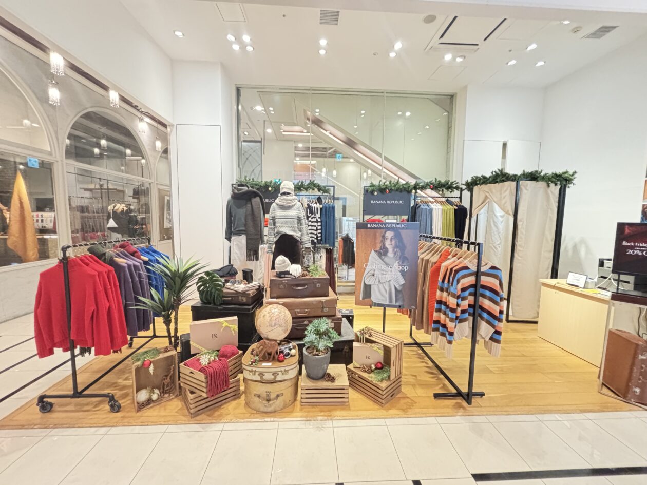 BANANA REPUBLIC　cashmere SHOP