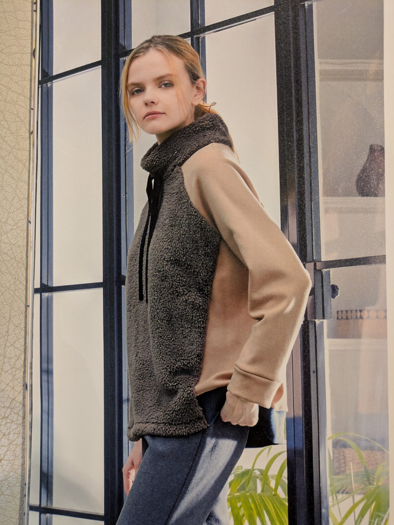 温かいルームウェアー　ボンバーヒート