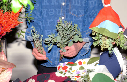 Merry holiday moment – Wrapped with festive joy