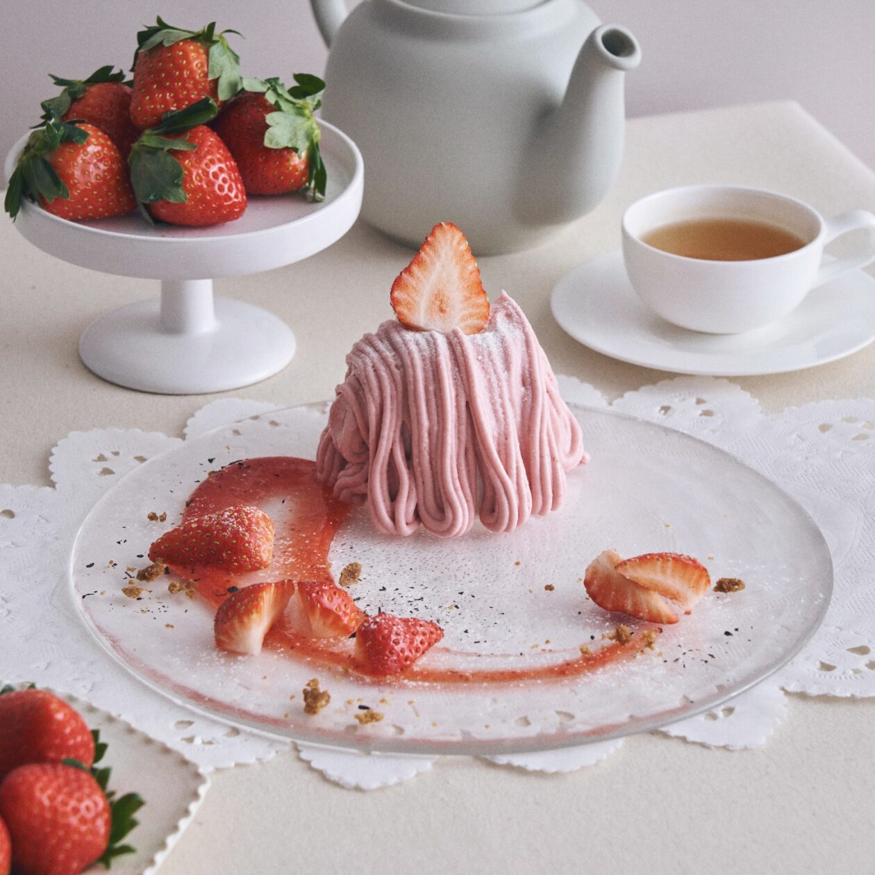 ◆ 「“あすかルビー”いちご × ミルクティーの生モンブラン」が新登場！