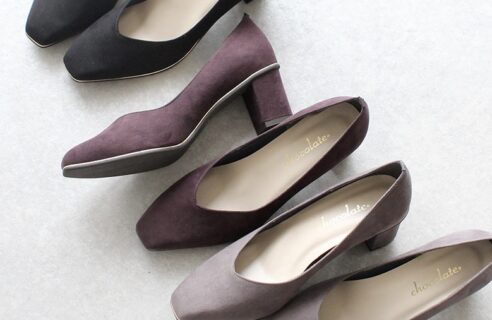 スクエアトゥVカットパンプス