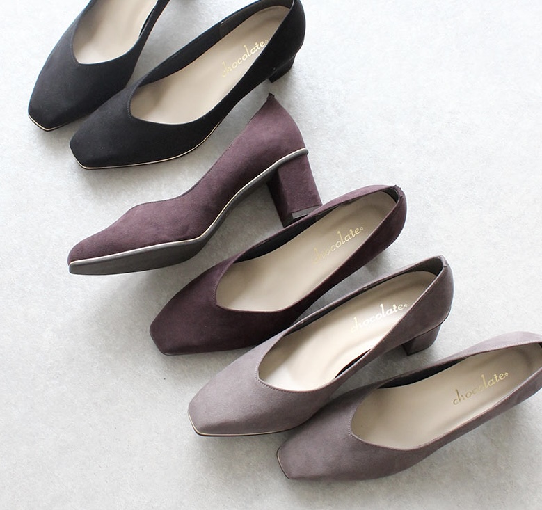 スクエアトゥVカットパンプス