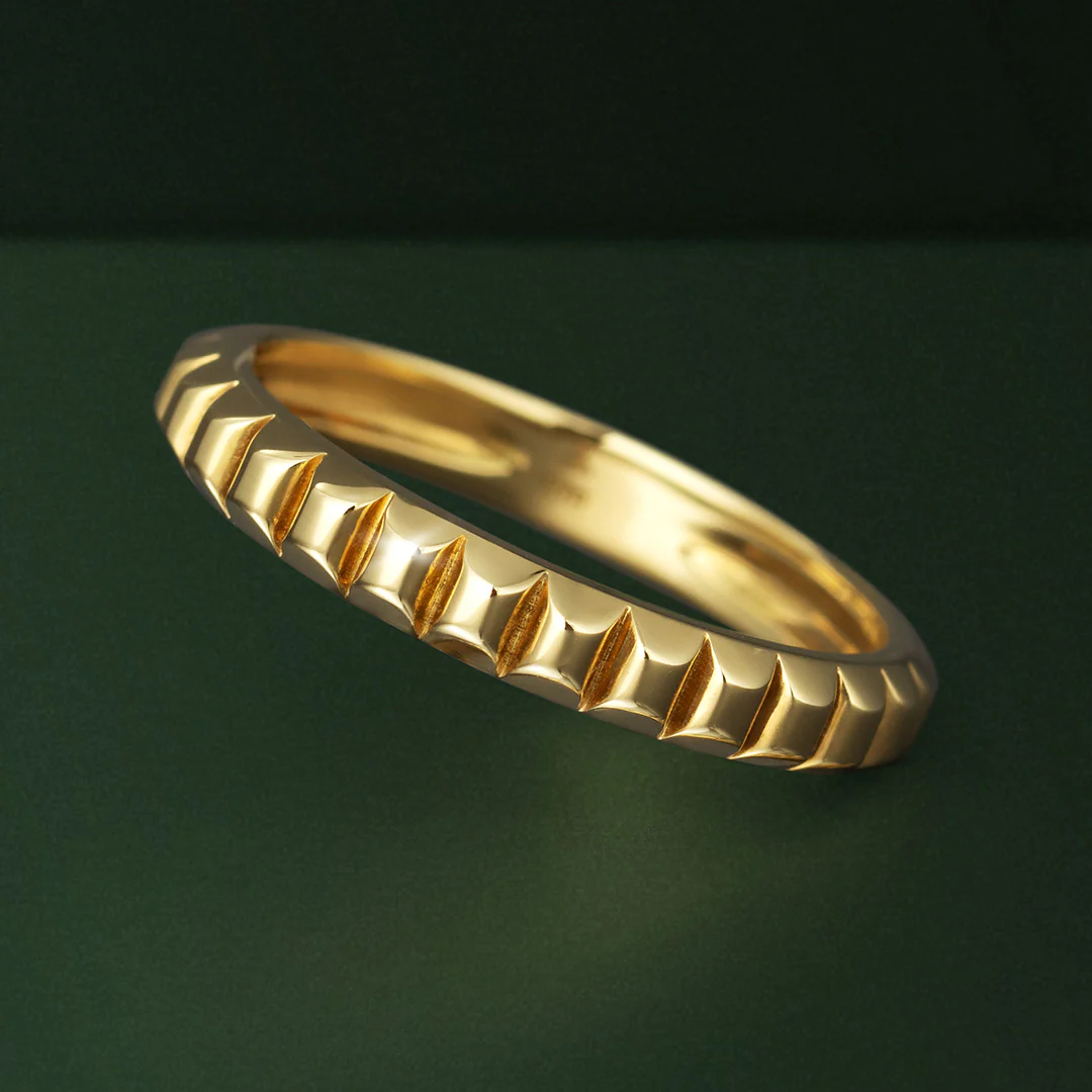 指先に、大人の品格を