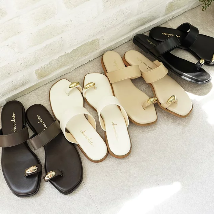 メタルリングトングサンダル